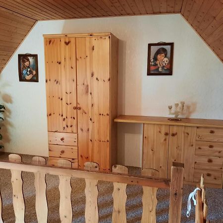 Lacky - Kleines Familienreihenmittelhaus In Grieben Hiddensee Esterno foto