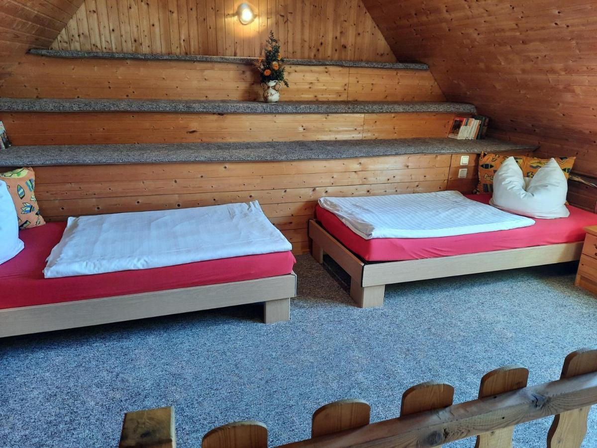 Lacky - Kleines Familienreihenmittelhaus In Grieben Hiddensee Esterno foto